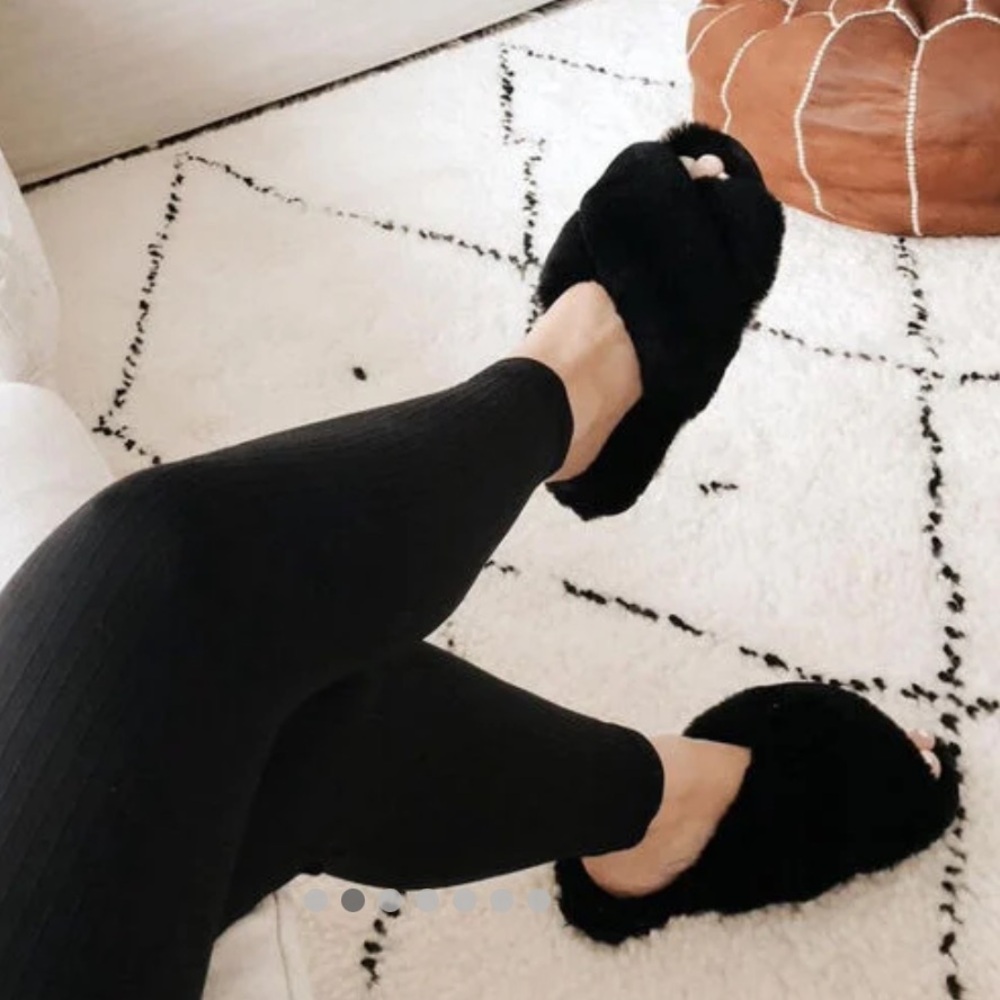 NWT EMU Australia Black Cozy Slippers